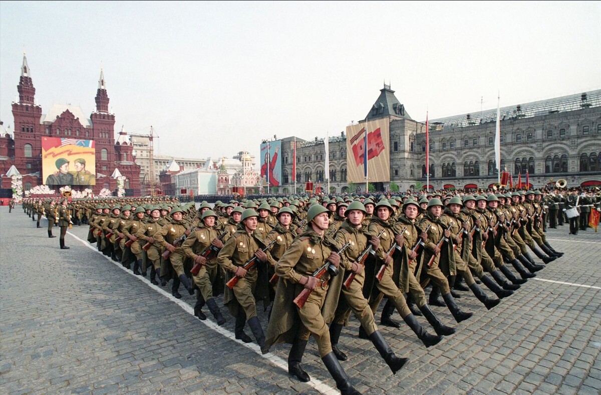 1995 год. Первый Парад в истории современной России. 1995 год. Первый Парад в истории современной России.