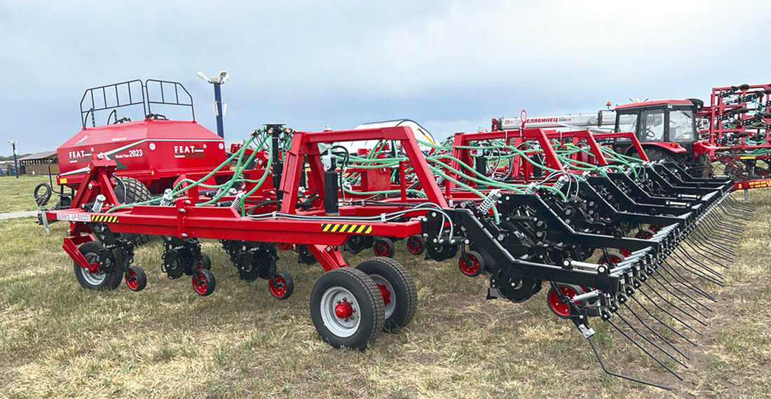 <p>
<strong>Посевной комплекс серии APU-9800 (Mini-till)</strong> </p> <p>
<strong>Посевной комплекс серии APU-9800 (Mini-till)</strong> </p>