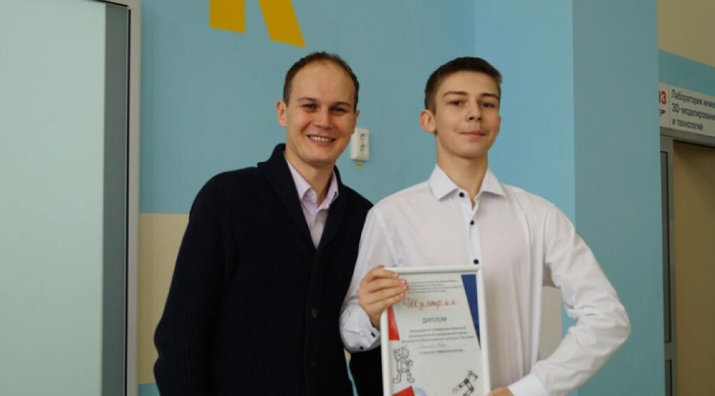 Динар Габидуллин слева Динар Габидуллин слева