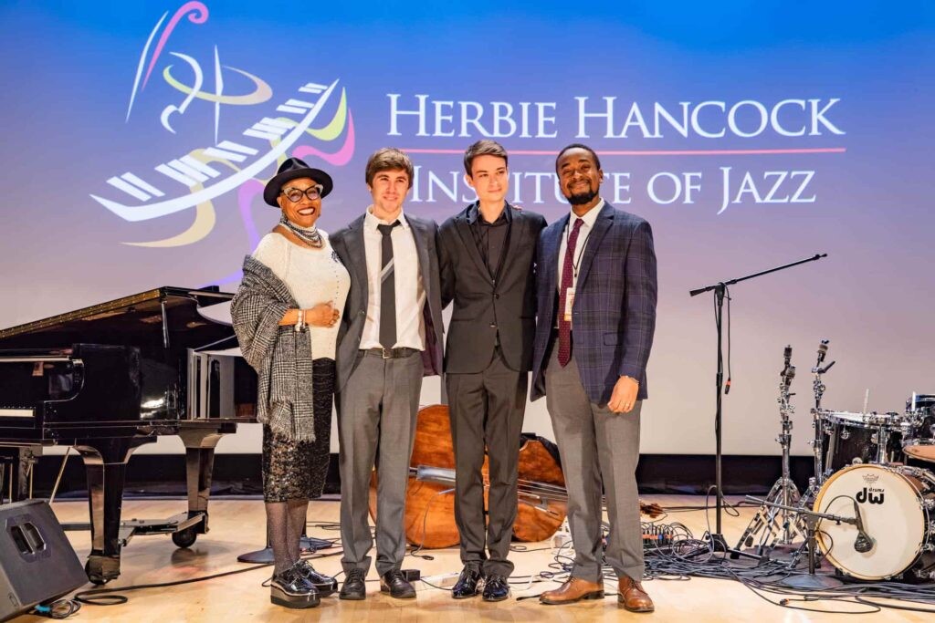Евгений Побожий в финале конкурса Хэнкока (photo © Steve Mundinger, Herbie Hancock Institute of Jazz) Евгений Побожий в финале конкурса Хэнкока (photo © Steve Mundinger, Herbie Hancock Institute of Jazz)