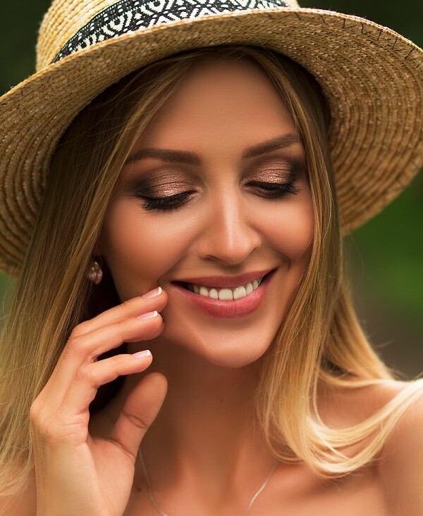 
		<p>
		Это моя клиентка, Ирина из Саранска. И сейчас она продавец яхт в Ницце.</p>	