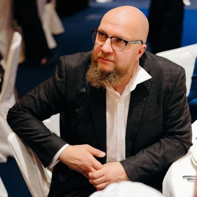 Решения Дениса Булидорова востребованы в ситуациях, где стандартные инструменты управления перестают работать, а цена ошибки становится критически высокой.