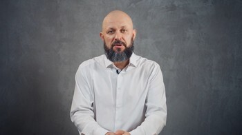 <span>Видео #1</span> <div class='status-video'>Открыто</div>