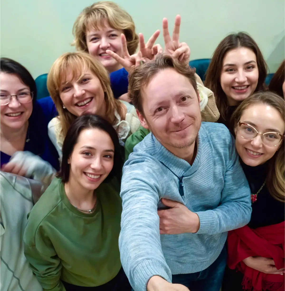 Совместное селфи в помещении