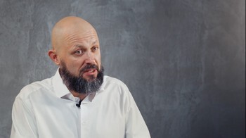 <span>Видео #2</span> <div class='status-video'>Проигрывается</div>