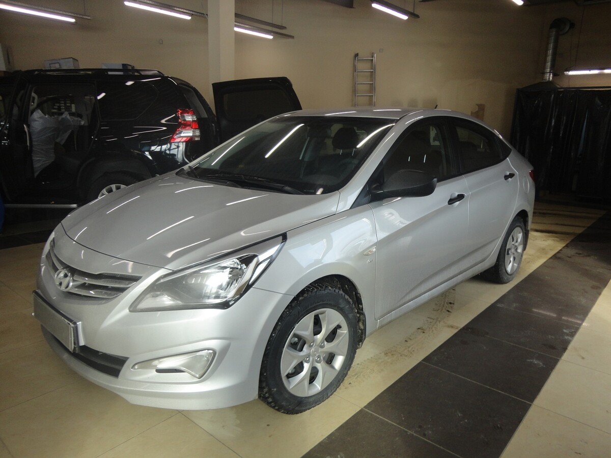 Хендай угона. Хендай солярис в дагестане. Черный туссан 3 рестайлинг черный антихром. Хендай угона. Солярис угон.