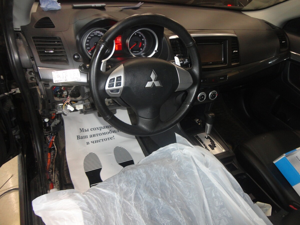 mitsubishi lancer x 2008 салон