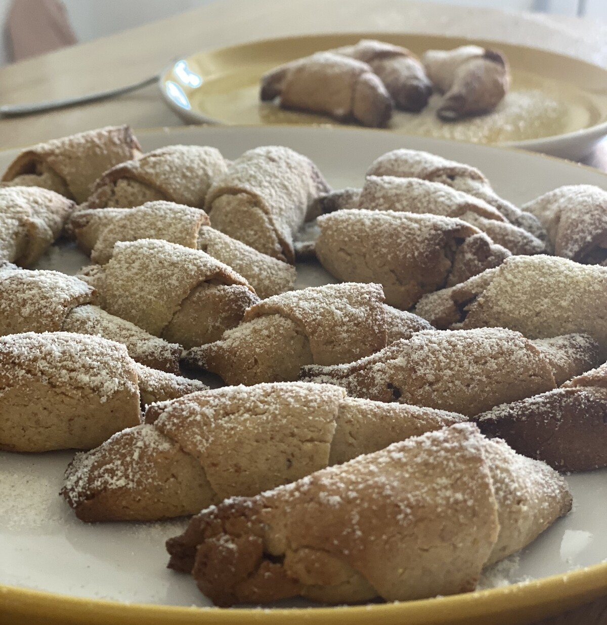 <p>
		Рогалики без глютена, без сахара, без яиц, без молока при желании</p>